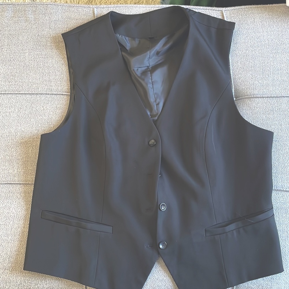 Black button vest